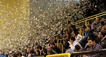 «Να βοηθήσει ο κόσμος»