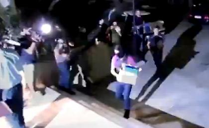 Με κούτες μεταφέρουν τη δικογραφία στην Ευελπίδων