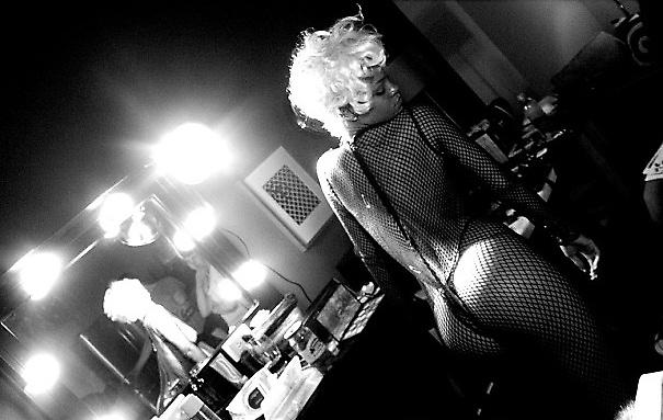 H Rihanna βάζει «φωτιά» στο instagram