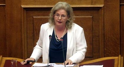 Έφτυσε το συνεργείο του STAR η γυναίκα του Μιχαλολιάκου!