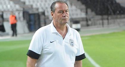 Στέφενς: «Δεν αλλάζει κάτι για μας»