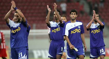 Στο κρατητήριο για χρέη στο…ξενοδοχείο παίκτες του Φωκικού!