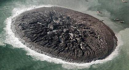 Φωτογραφίες της NASA από το νησί που «γέννησε» ο σεισμός στο Πακιστάν