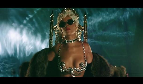 H Rihanna αρχηγός των στρίπερ στο νέο της βίντεο