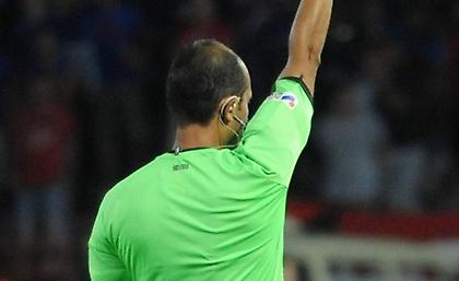 Ο Βάτσιος «σφυρίζει» ΑΕΚ