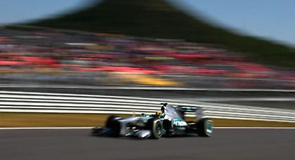 Τους βάζει δύσκολα ο Χάμιλτον