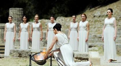 Περνά από την Ακρόπολη η Φλόγα