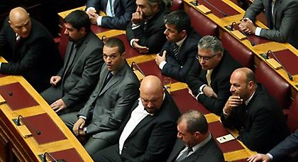 Το ΣΔΟΕ ανοίγει τους λογαριασμούς της ΧΑ και των βουλευτών της