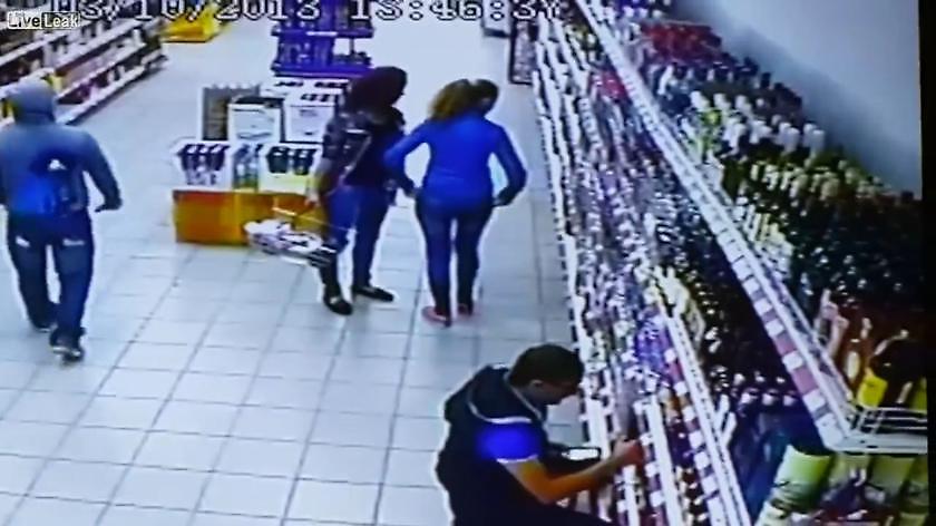 Ενός λεπτού σιγή για το αλκοόλ που χάθηκε σε αυτό το βίντεο