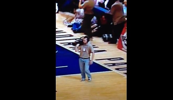 Αυτός ο κάμεραμαν (δεν) είναι έτοιμος για όλα