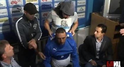 Τα βρόντηξε μετά το «στριπτίζ» ο Πέτεφ