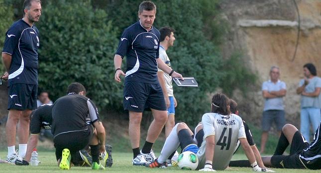 Στο πλευρό των παικτών ο Δερμιτζάκης