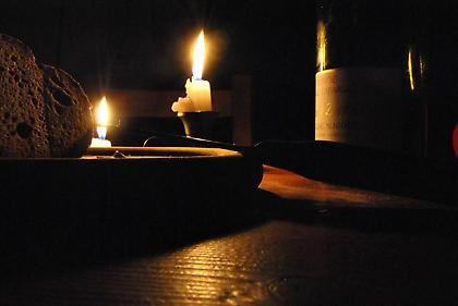 Δείπνο με… κλειστά τα φώτα