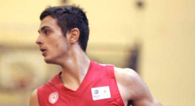 Παπαπέτρου: «Τιμή να αγωνίζομαι στον Ολυμπιακό»