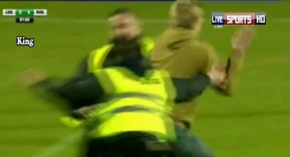 Τους «χόρεψε» και… μπήκε γκολ! (vid)