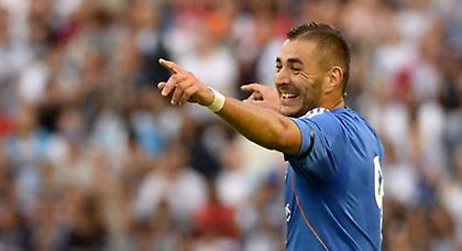 Επιμένει για Μπενζεμά, «ματιές» σε Σουάρες