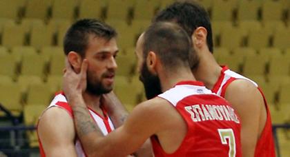 Μάντζαρης: «Παίξαμε εξαιρετική άμυνα»