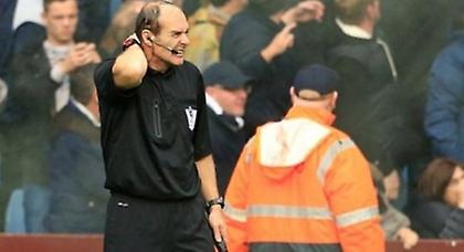 Καπνογόνο στην πλάτη του επόπτη! (video)