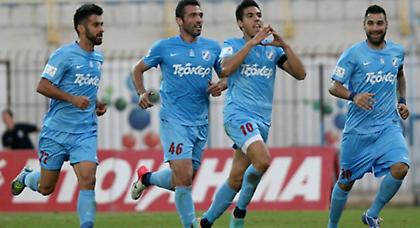 Τον τάισε… μολύβι!