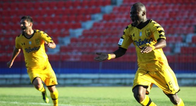 Προσέχει για να τους έχει...