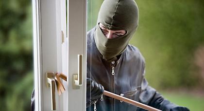 Τρεις συλλήψεις για διαρρήξεις στη Σαλαμίνα