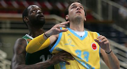 Νίκη για Αστάνα, «χαμηλά» ο Καλάθης