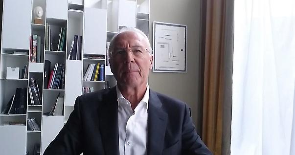 Ο Μπεκενμπάουερ και η εξωγήινη απειλή (video)