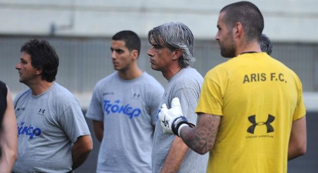 Τους αφήνει στα… πιτς