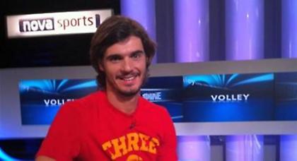 «Όχι μόνο δεν βοηθούν... μας βάζουν εμπόδια»