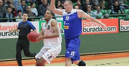 Συνέχισαν αήττητες Καντού, Καρσίγιακα