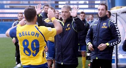 «Άρχοντας» στο... κάστρο του (video)