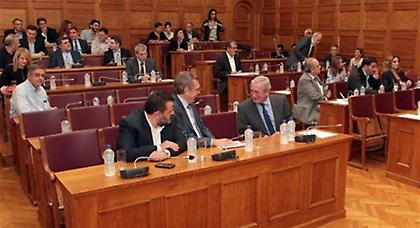 Οι βουλευτές ΝΔ και ΠΑΣΟΚ μπλοκάρουν τον φόρο ακινήτων