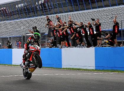H Aprilia παγκόσμια πρωταθλήτρια στα Superbike