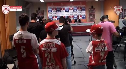 Οι μικροί φίλοι του Ολυμπιακού από τη Σουηδία (video)