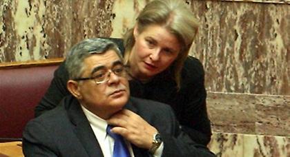 Ζαρούλια, Ζησιμόπουλος και Ηλιόπουλος κατέθεσαν τα όπλα και τις άδειές τους