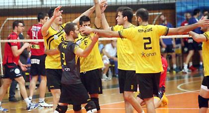 Την διέλυσε στο τάι μπρέικ