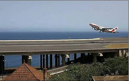 Διάδρομος αεροπλάνων πάνω σε… κολώνες