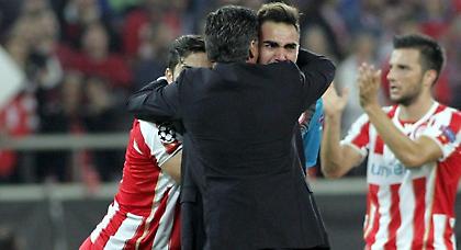 Η αγκαλιά του Μίτσελ στον Ρομπέρτο