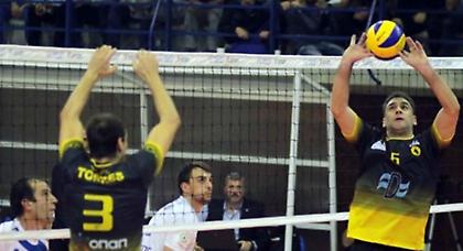 Εκτός Γκενς, Τόρες