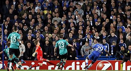 Mε υπογραφή Ετό