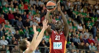 Αρόγιο… σέρβιρε, Ντάντλεϊ εκτελούσε