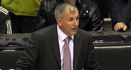 «Ζοτς», το αίμα νερό δεν γίνεται (video)