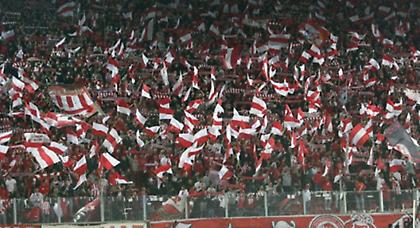 Της ανατροπής, αλλά και της… πλάτης!