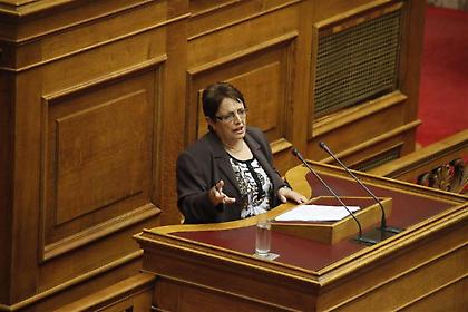 Κριτική σε κυβέρνηση και ΣΥΡΙΖΑ άσκησε η Αλέκα Παπαρήγα