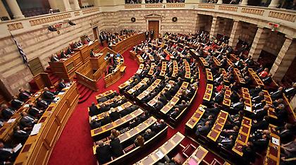 Ακούστε όλες τις «θανατηφόρες» ατάκες από τη χθεσινή συζήτηση στη Βουλή