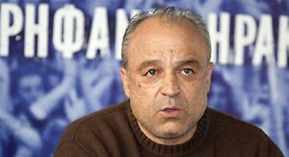 «Μεταβιβάζω τις μετοχές και αποχωρώ»