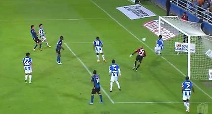 Με τέτοιο αμυντικό, δεν χρειάζεται τερματοφύλακας (video)