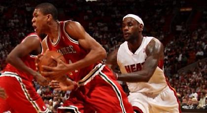 Άρεσε κόντρα σε Λεμπρόν ο Αντετοκούνμπο