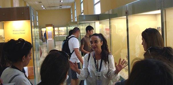 Ξεναγοί εναντίον Υπουργείου Τουρισμού