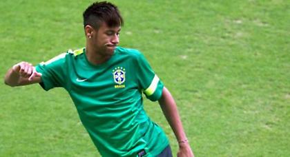 Ξυπόλυτος... μάγος ο Νεϊμάρ (video)